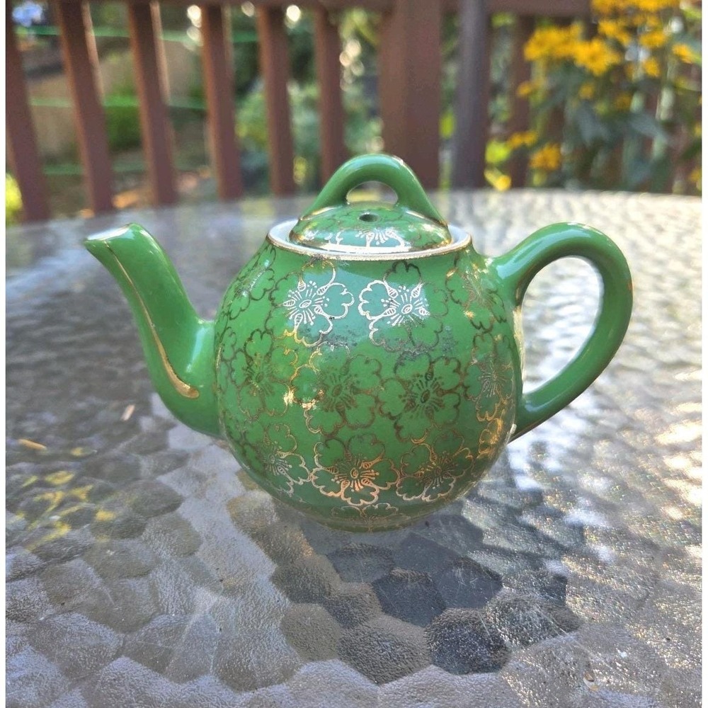 VNTG Hall China French Daisy 2 Cup Teapot Lt Green Gold Flowers Great Condition